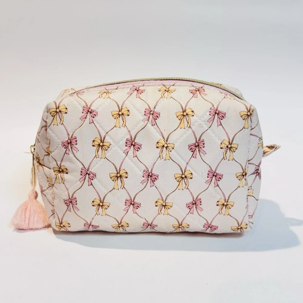NWT The Vintage Cosmetic Co Lot of‎ 3 Makeup Bags Plastic & Quilted Pink Bows